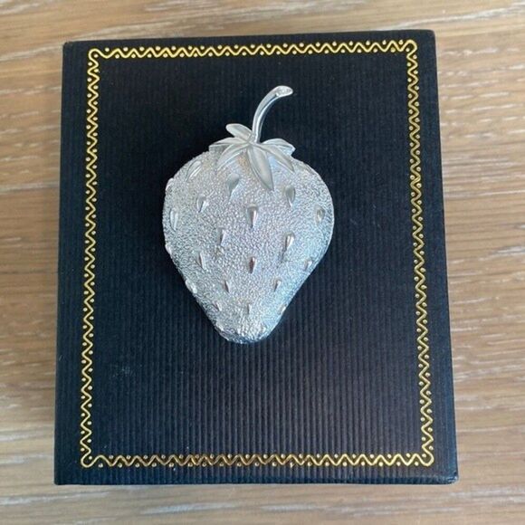 Sarah Coventry Gold & Silvertone Brooches Lot of 4 Signed Vintage - Picture 2 of 13